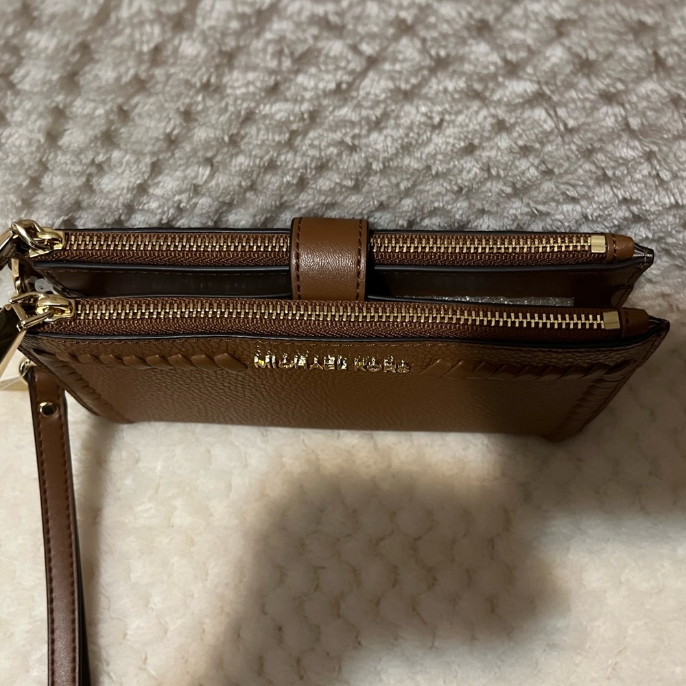 MICHAEL KORS JET SET MERCER PEBBLE LEATHER DOUBLE ZIP WRISTLET NWT! - Picture 4 of 4